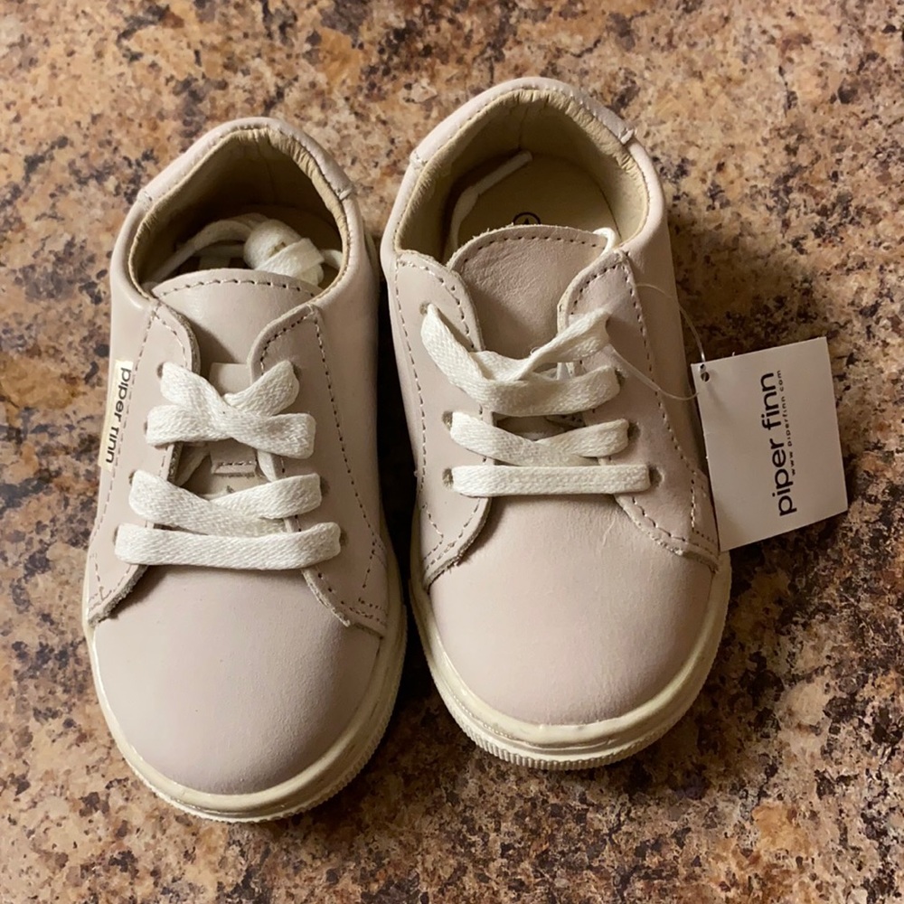 Toddler sneaker! Piper finn